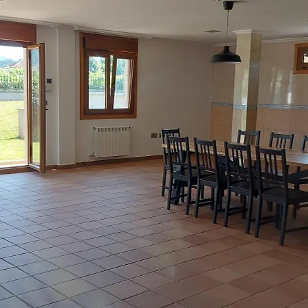 Holiday home Casa De Lujo Con Pisicina Y Jardin En El Rural Meis